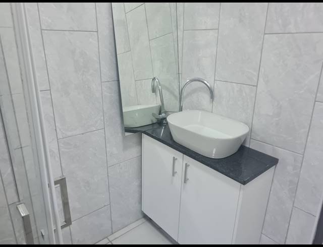 2 BEDROOM APARTMENT TO LET IN BEDFORD GARDENS